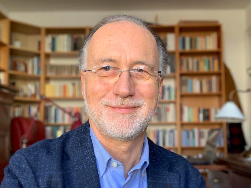 Diego Marani nel suo studio a Bruxelles